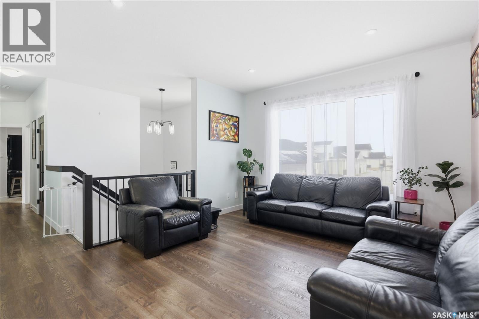 805 Weir Crescent, Warman, Saskatchewan  S0K 4S4 - Photo 5 - SK030680