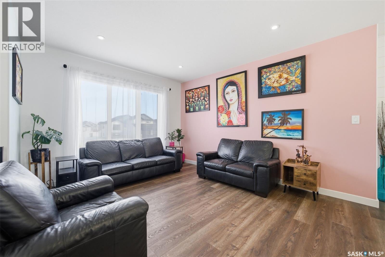 805 Weir Crescent, Warman, Saskatchewan  S0K 4S4 - Photo 6 - SK030680