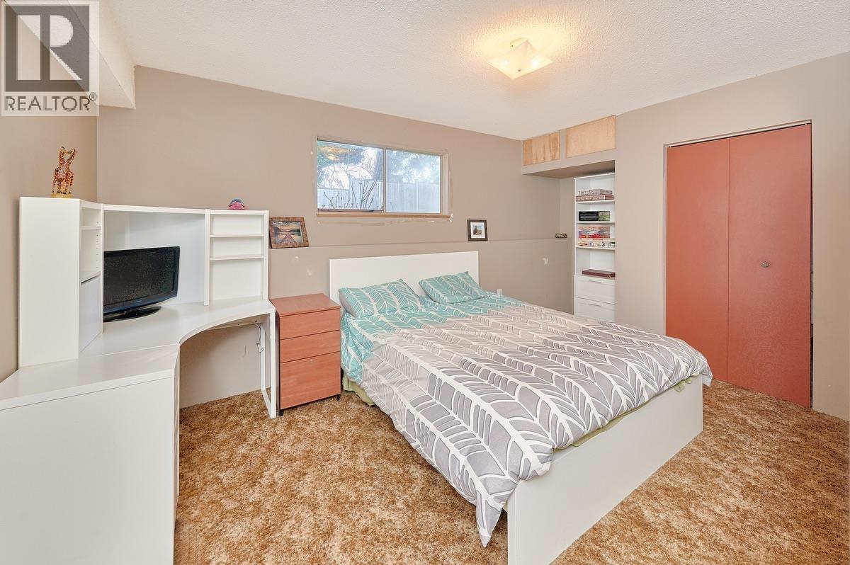 4086/ 4088 Lister Court, Burnaby, British Columbia V5G 2C2 - Photo 17 - R3097747