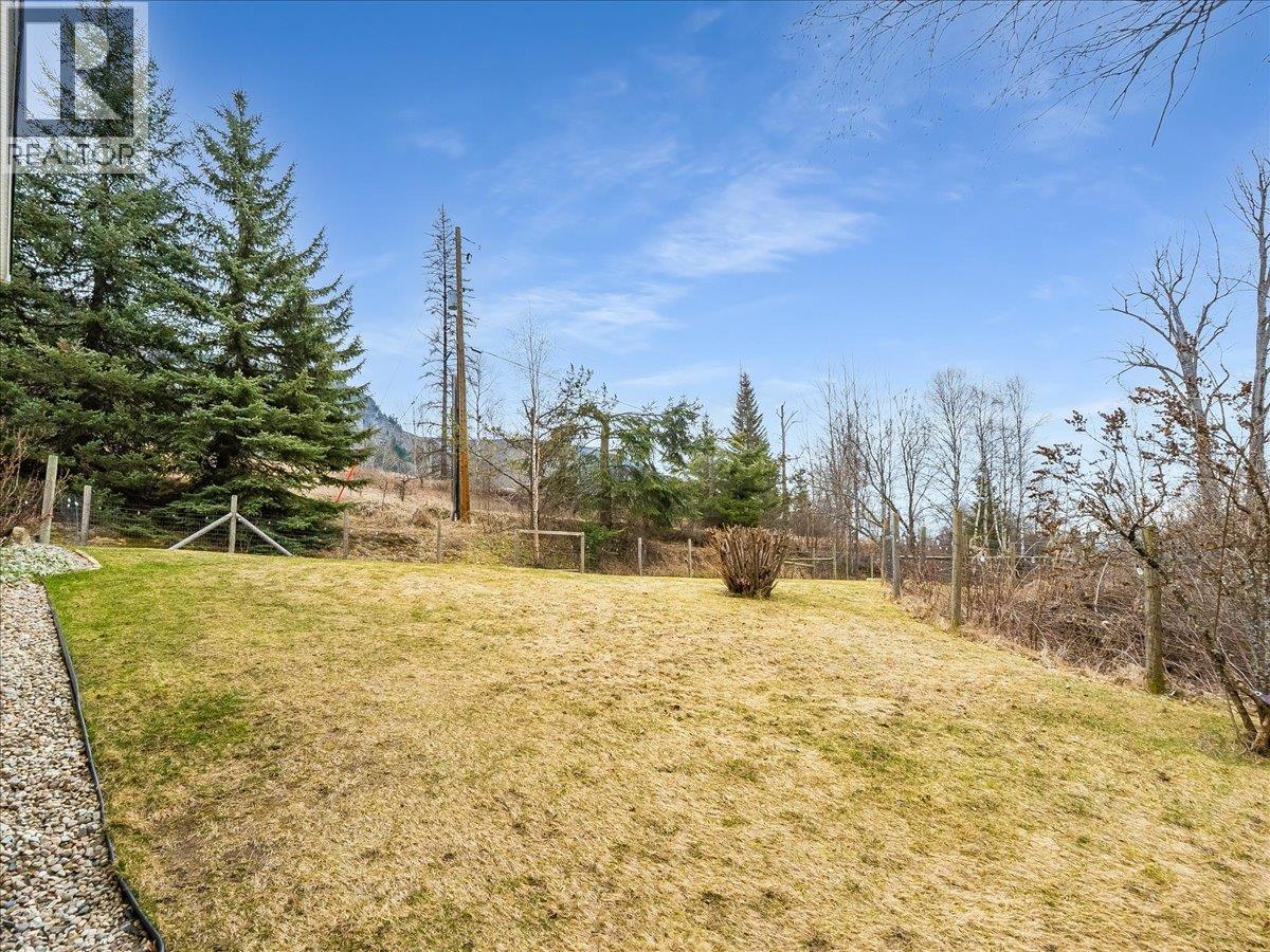 1956 Soukoroff Road, Pass Creek, British Columbia  V1N 4S9 - Photo 19 - 10379134