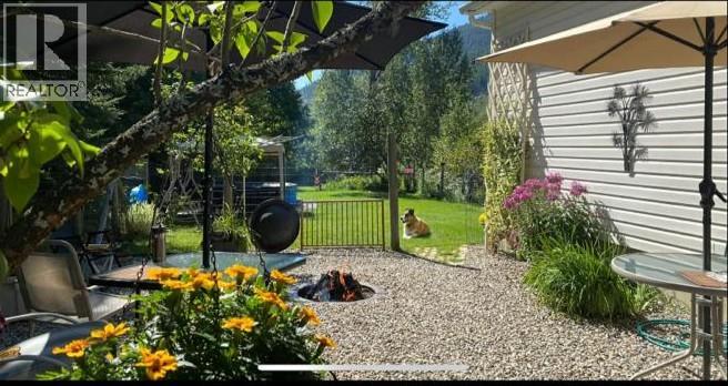 1956 Soukoroff Road, Pass Creek, British Columbia  V1N 4S9 - Photo 14 - 10379134