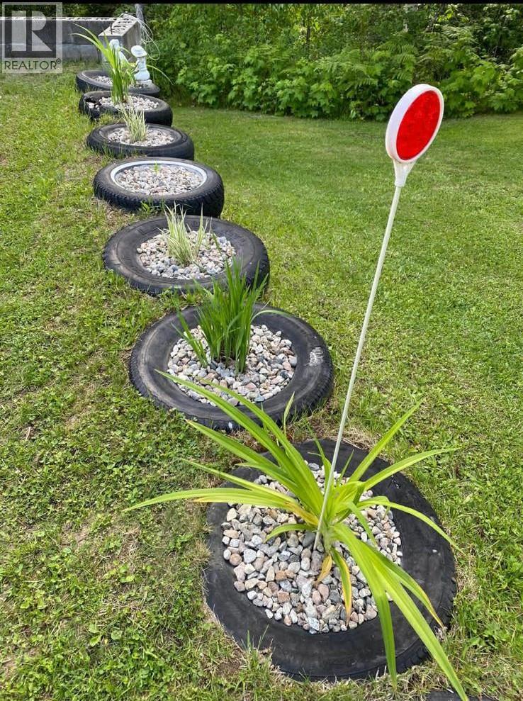 1956 Soukoroff Road, Pass Creek, British Columbia  V1N 4S9 - Photo 13 - 10379134