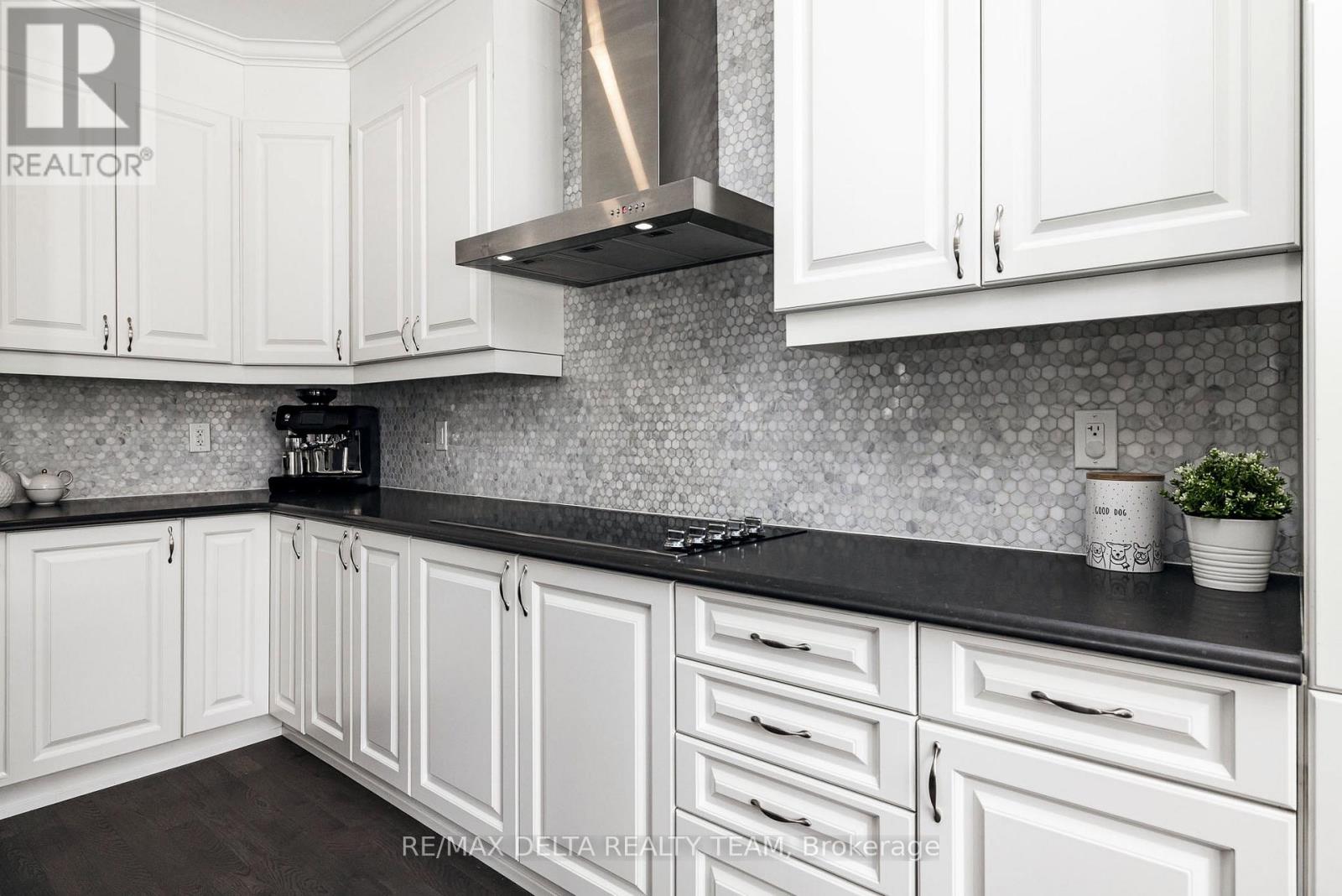 199 Bartonia Circle, Ottawa, Ontario  K4A 1E2 - Photo 10 - X12896314