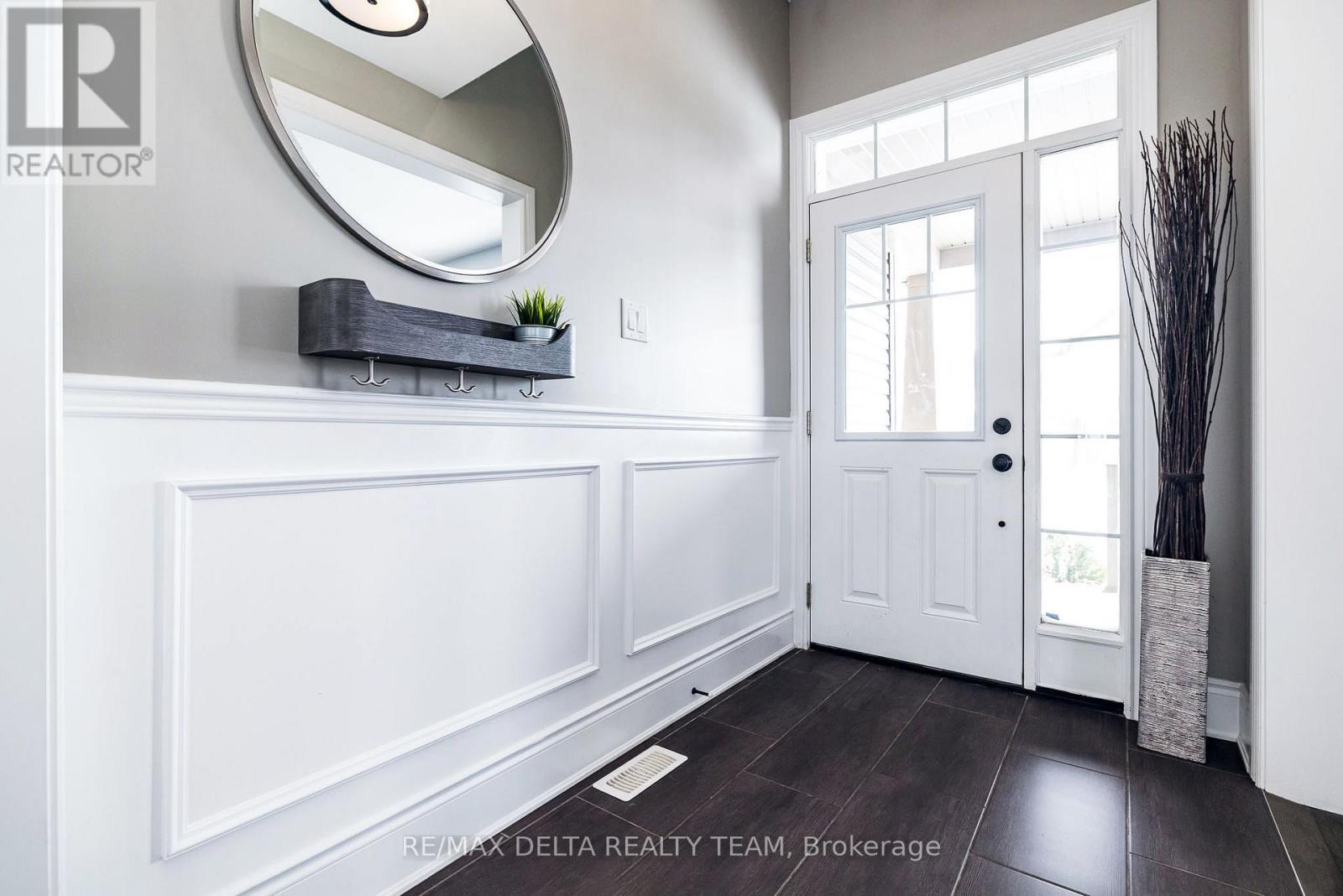 199 Bartonia Circle, Ottawa, Ontario  K4A 1E2 - Photo 2 - X12896314