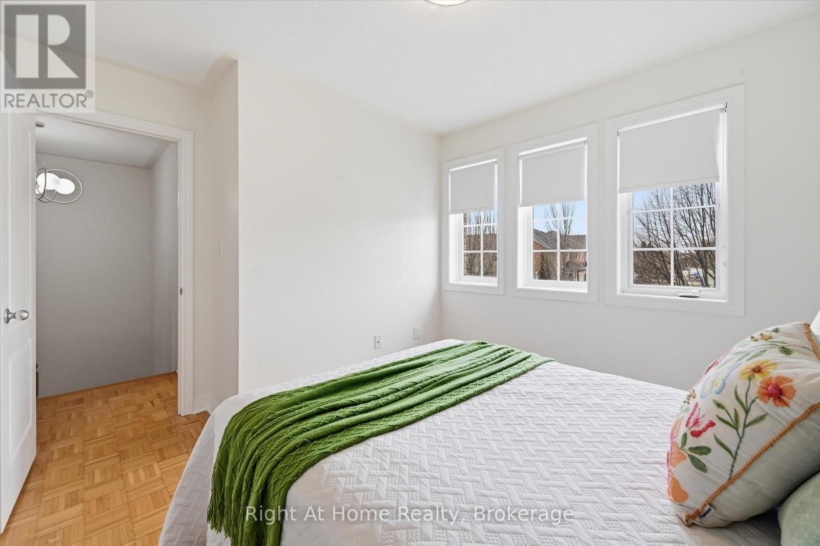 2255 Hummingbird Way, Oakville, Ontario  L6M 3Z7 - Photo 31 - W12896264