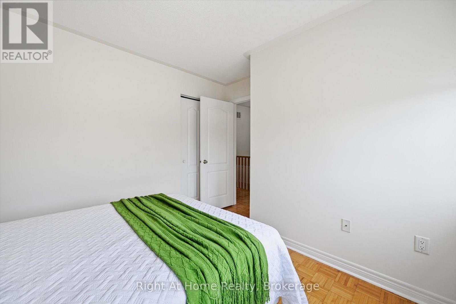 2255 Hummingbird Way, Oakville, Ontario  L6M 3Z7 - Photo 32 - W12896264