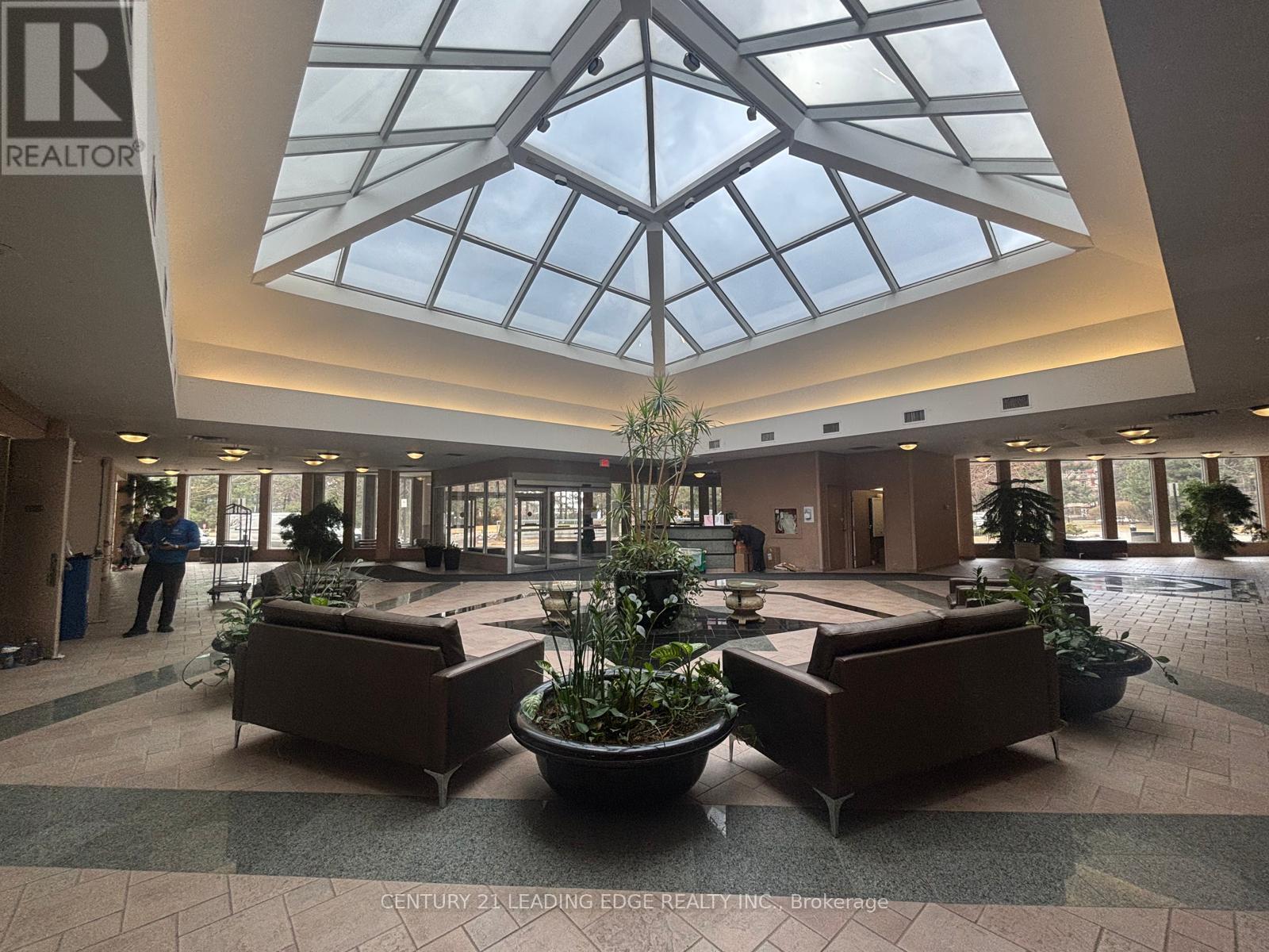 1901 - 7 Concorde Place, Toronto, Ontario  M3C 3N4 - Photo 2 - C12896304