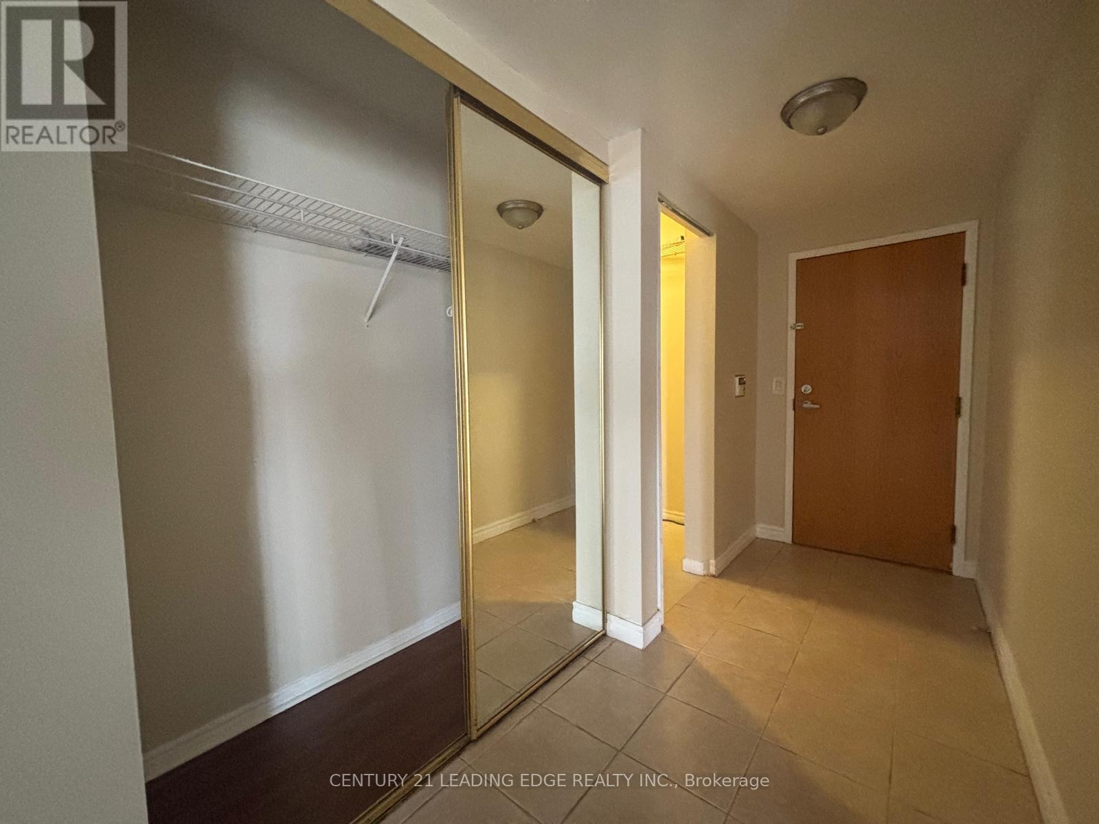 1901 - 7 Concorde Place, Toronto, Ontario  M3C 3N4 - Photo 4 - C12896304