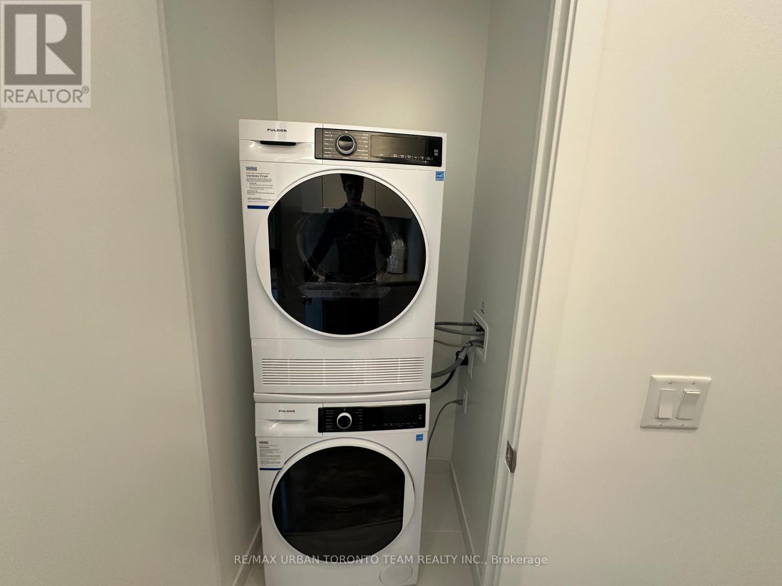 2502 - 180 Front Street E, Toronto, Ontario  M5A 0K9 - Photo 13 - C12896318