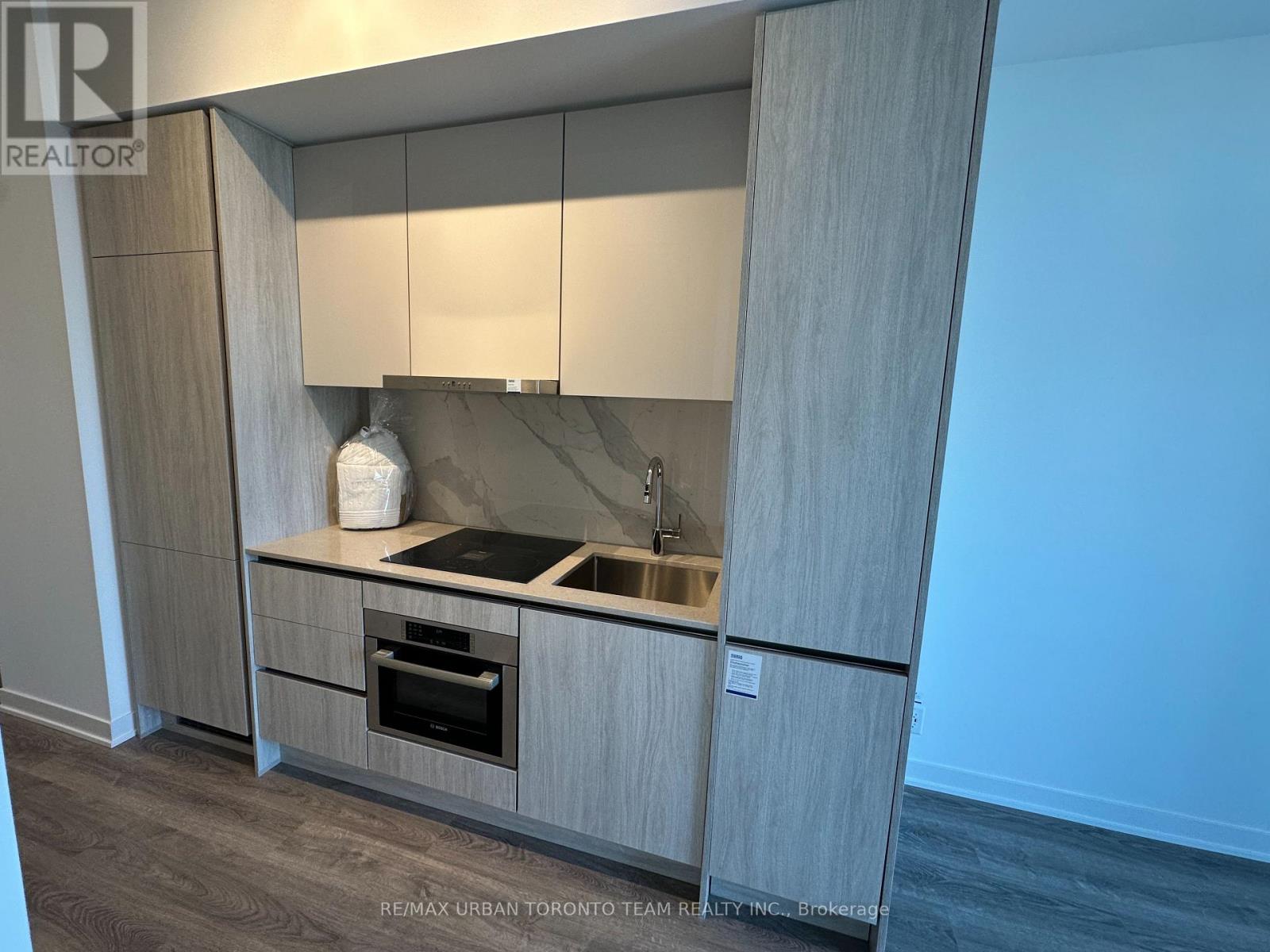 2502 - 180 Front Street E, Toronto, Ontario  M5A 0K9 - Photo 4 - C12896318