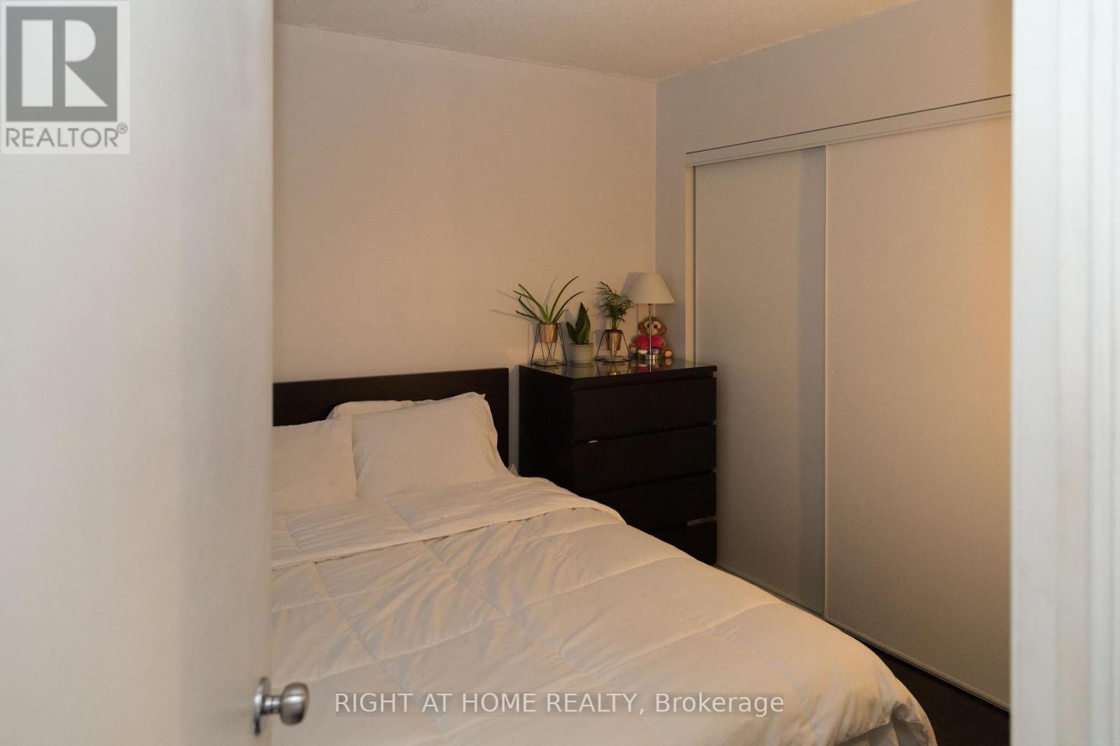 1018 - 1029 King Street W, Toronto, Ontario  M6K 3M9 - Photo 10 - C12896330