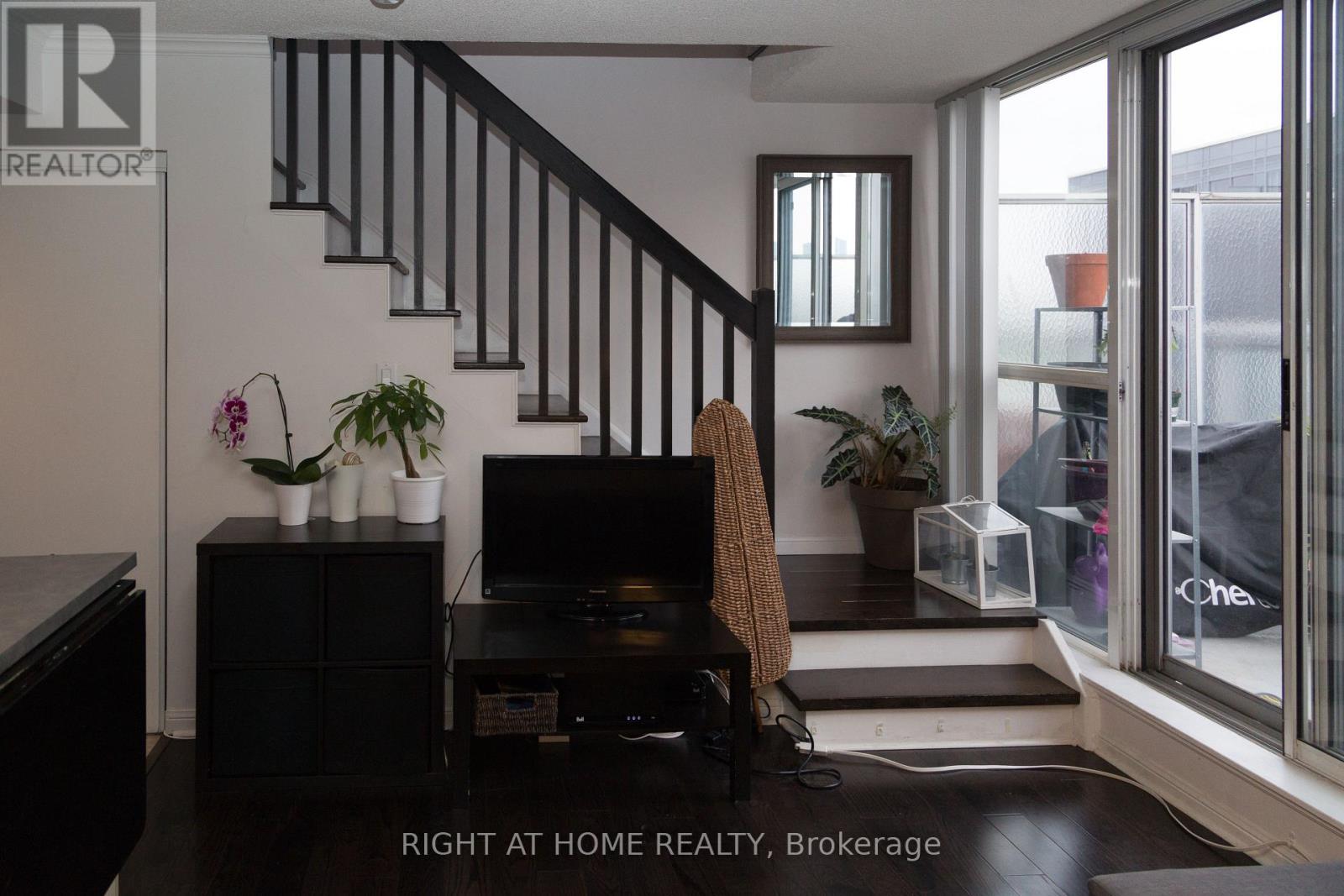 1018 - 1029 King Street W, Toronto, Ontario  M6K 3M9 - Photo 5 - C12896330