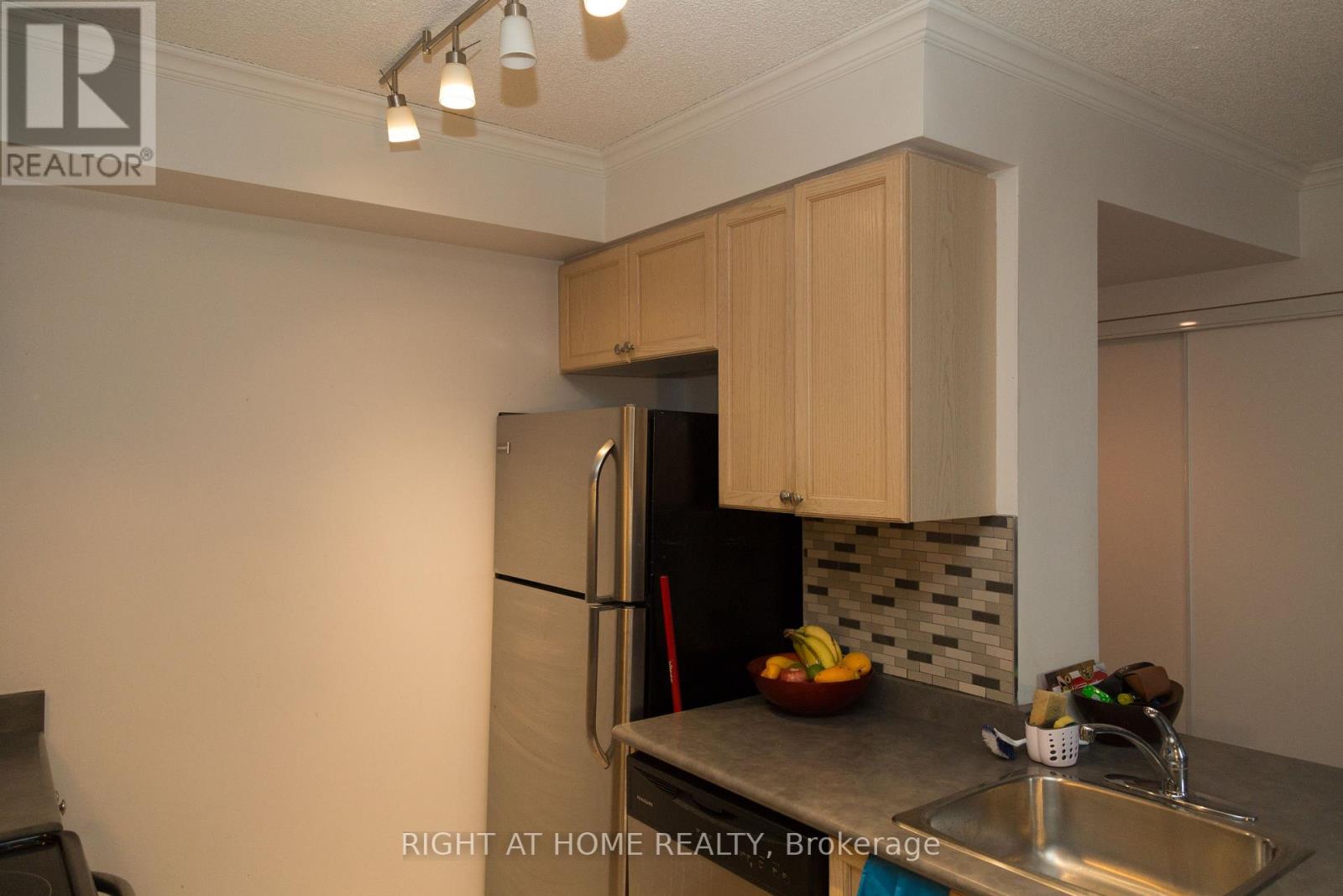 1018 - 1029 King Street W, Toronto, Ontario  M6K 3M9 - Photo 7 - C12896330