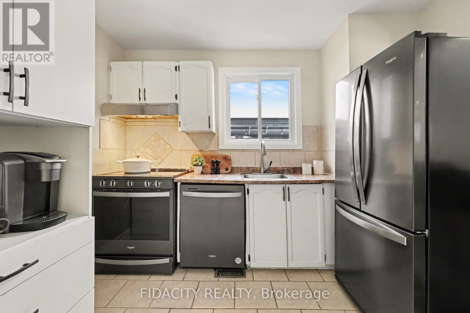 28 Glamorgan Drive, Ottawa, Ontario  K2L 1P9 - Photo 13 - X12896088