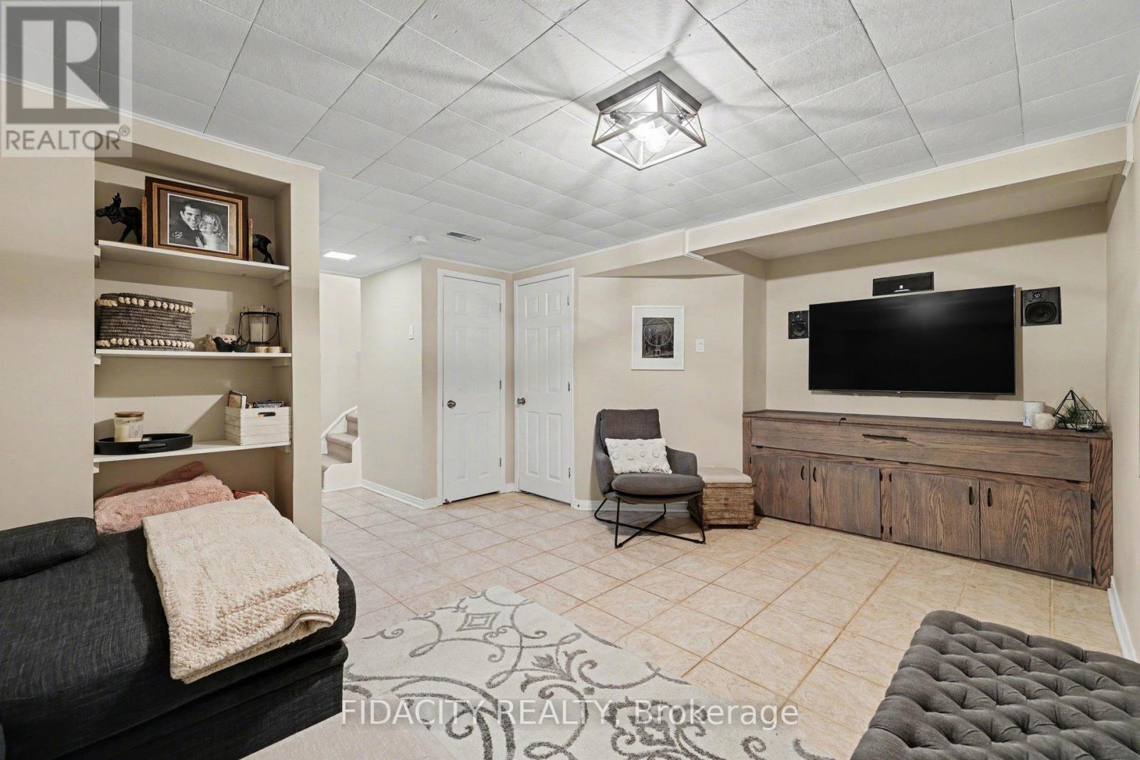 28 Glamorgan Drive, Ottawa, Ontario  K2L 1P9 - Photo 25 - X12896088