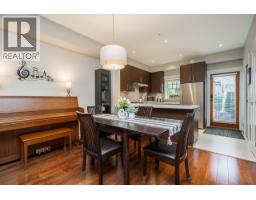 <div class="price">$1,598,000</div> 5946 Oak Street, Vancouver<br><div style="margin-bottom:8px;"><small>Macdonald Realty</small></div><div class='bed_bath'>3 Bed | 3 Bath</div>