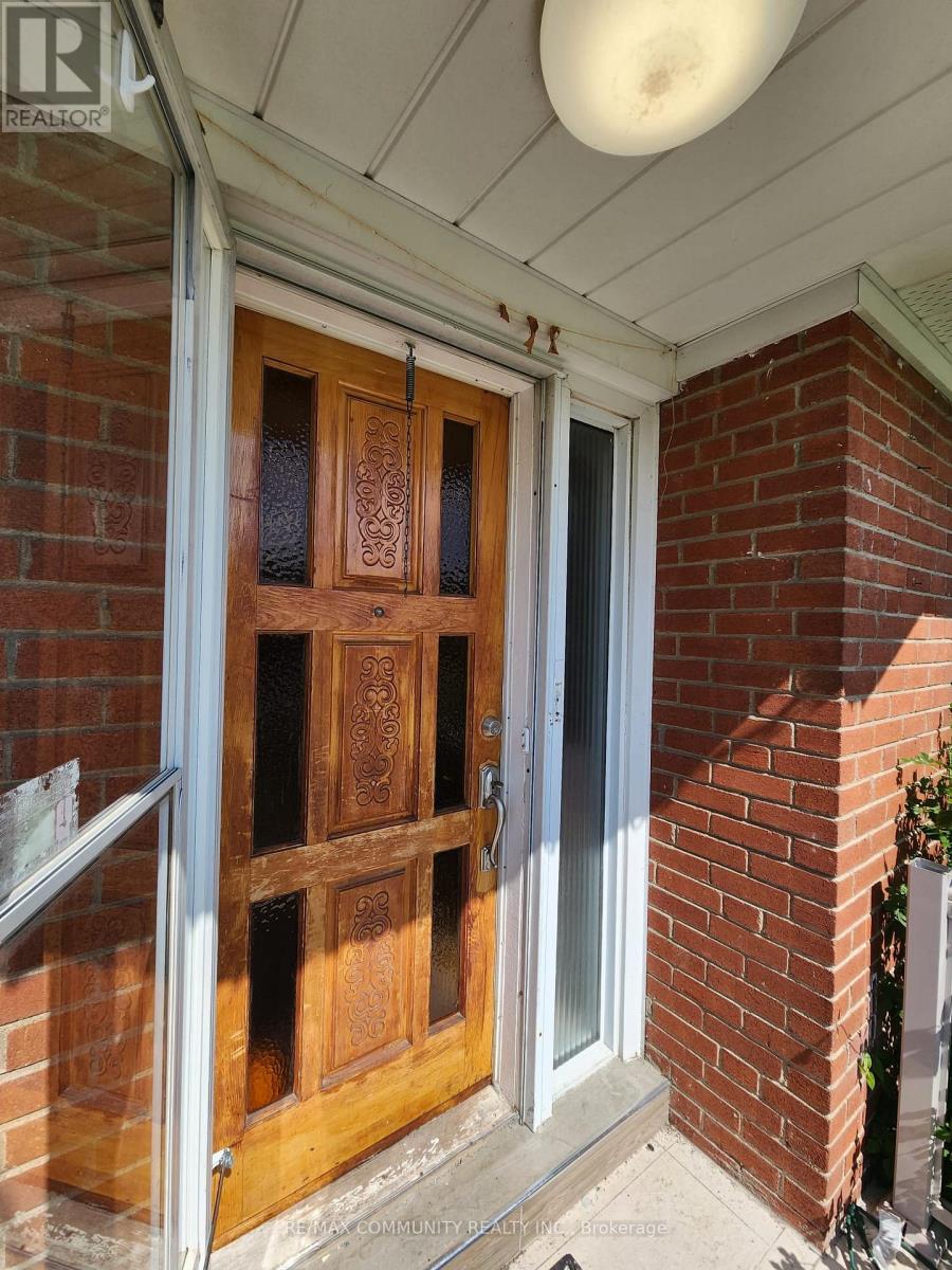 60 Gully Drive, Toronto, Ontario  M1K 4W4 - Photo 5 - E12896310