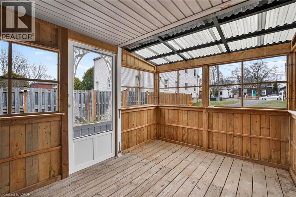 93 Walnut Street, Brantford, Ontario  N3T 1H3 - Photo 4 - 40813159