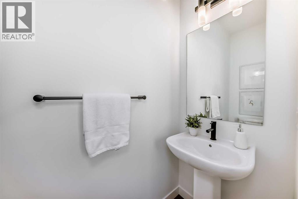 430 Heartland Way, Cochrane, Alberta  T4C 0M5 - Photo 19 - A2217577