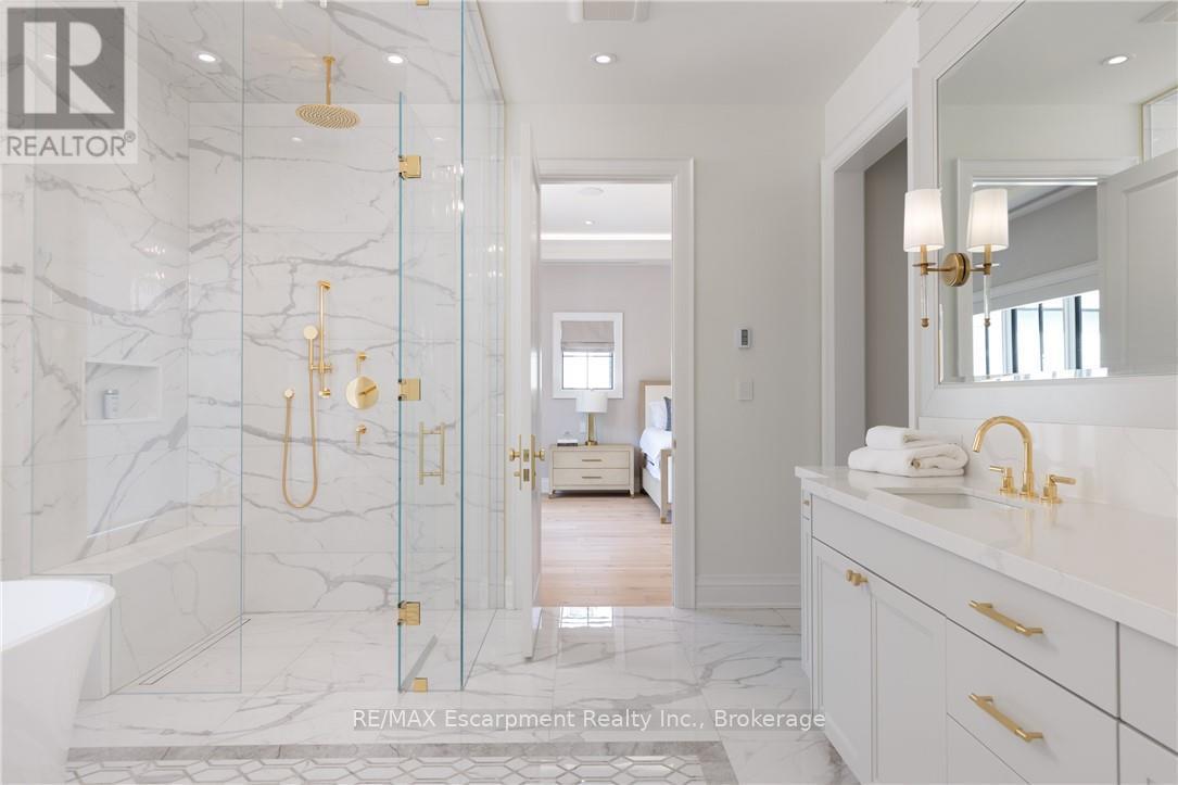 46 Second Street, Oakville, Ontario  L6J 3T2 - Photo 21 - W12704590