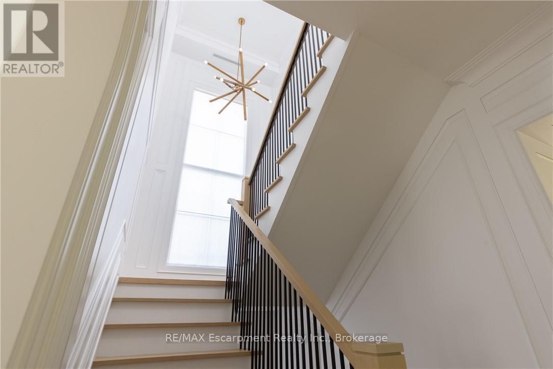 46 Second Street, Oakville, Ontario  L6J 3T2 - Photo 18 - W12704590