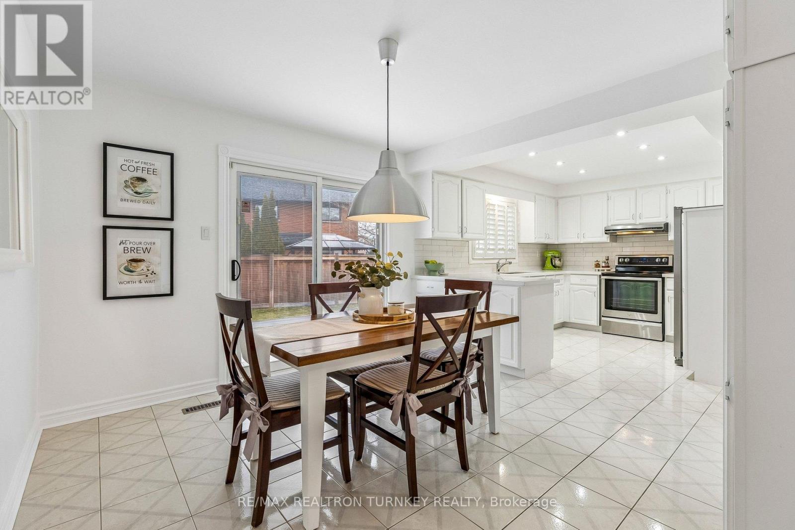 70 Keffer Circle, Newmarket, Ontario  L3X 1R8 - Photo 10 - N12896312