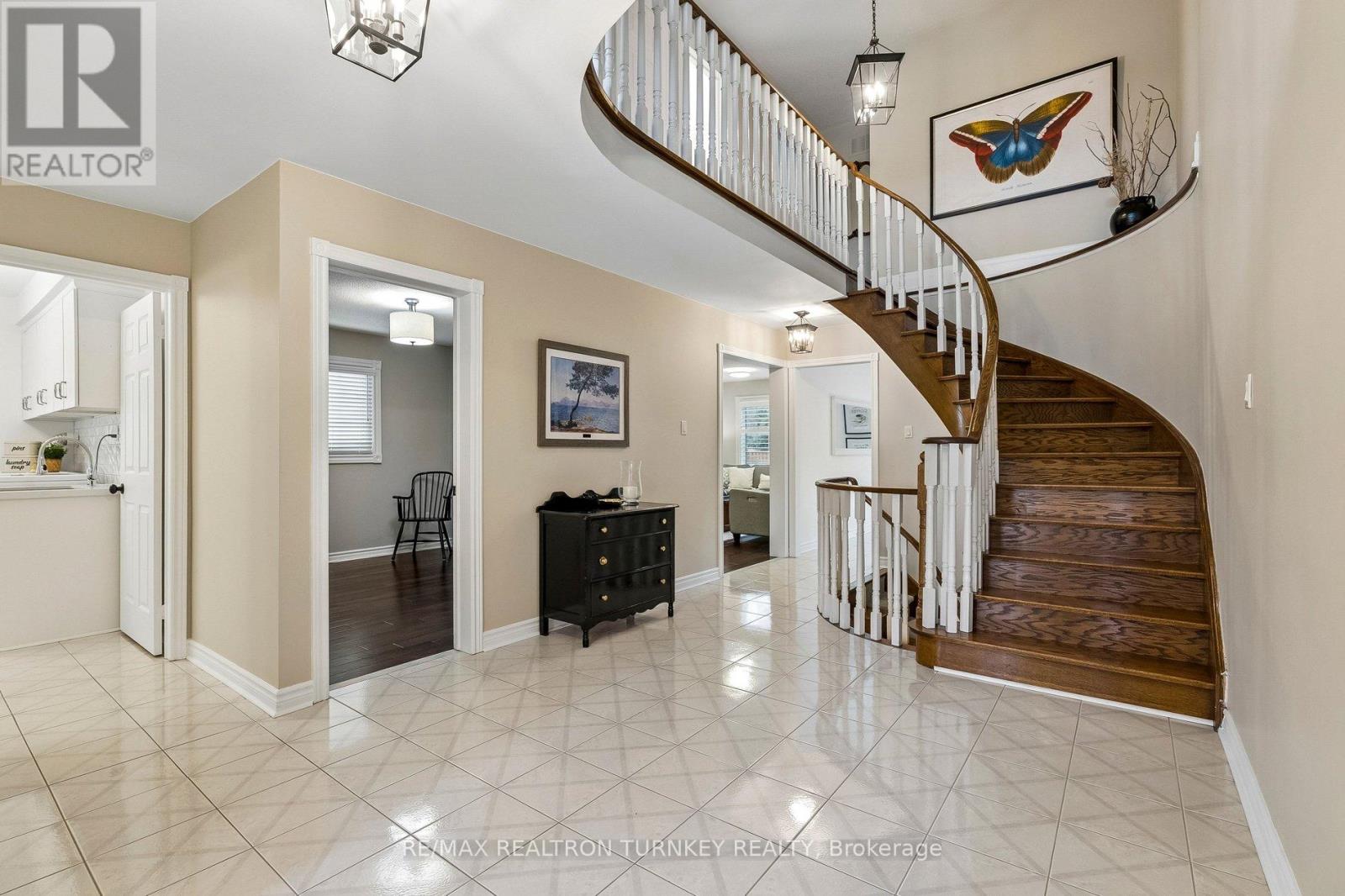 70 Keffer Circle, Newmarket, Ontario  L3X 1R8 - Photo 6 - N12896312