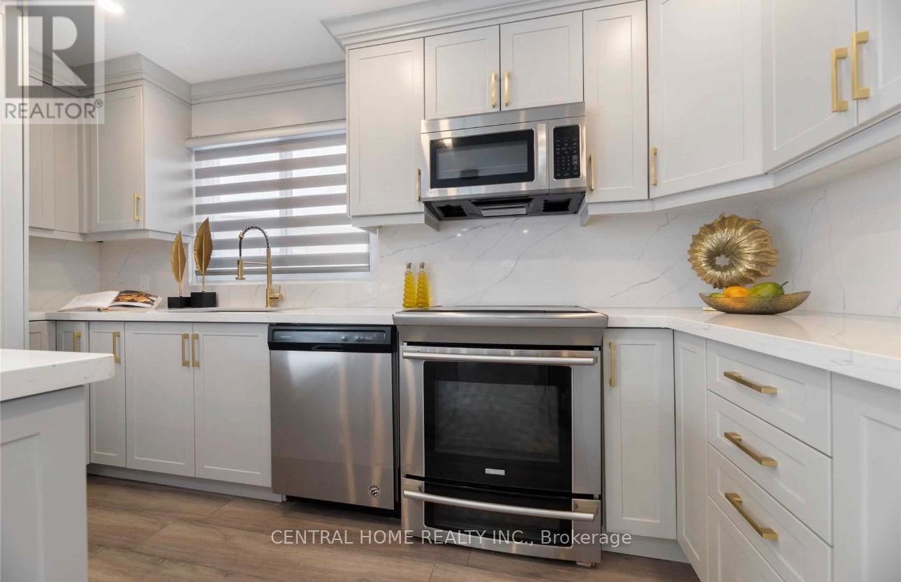 139 Maurice Court, Newmarket, Ontario  L3Y 2W1 - Photo 10 - N12896324