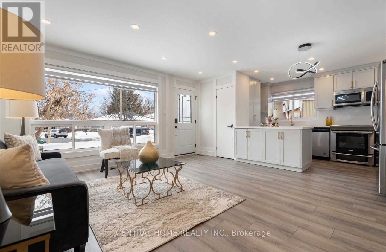 139 Maurice Court, Newmarket, Ontario  L3Y 2W1 - Photo 4 - N12896324