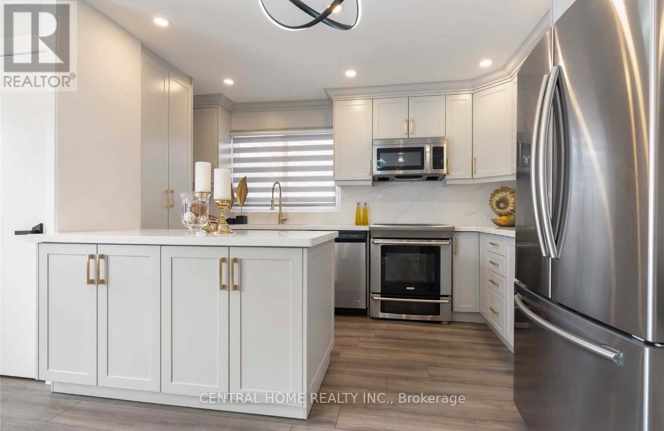 139 Maurice Court, Newmarket, Ontario  L3Y 2W1 - Photo 8 - N12896324