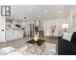 139 MAURICE COURT, Newmarket, Ontario