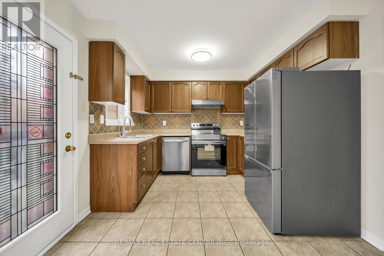 20 Tanasi Road, Brampton, Ontario  L6X 0K4 - Photo 16 - W12896270