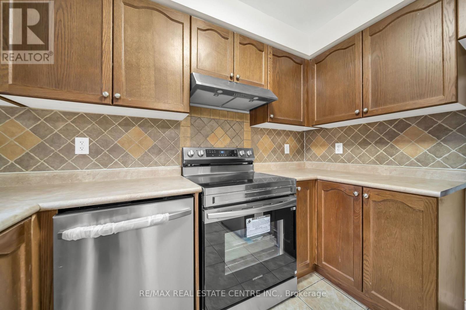 20 Tanasi Road, Brampton, Ontario  L6X 0K4 - Photo 17 - W12896270