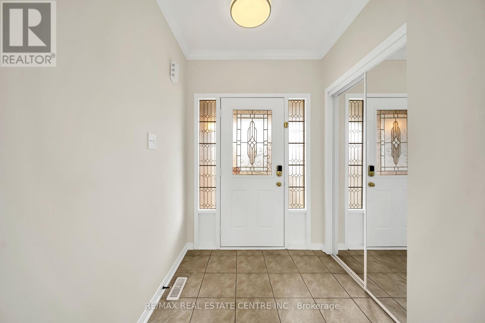 20 Tanasi Road, Brampton, Ontario  L6X 0K4 - Photo 6 - W12896270