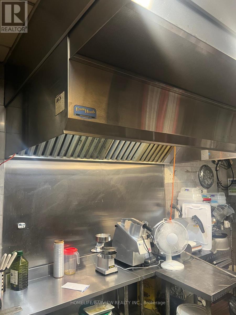 8a - 2558 Finch Avenue W, Toronto, Ontario  M9M 2G3 - Photo 13 - W12896274