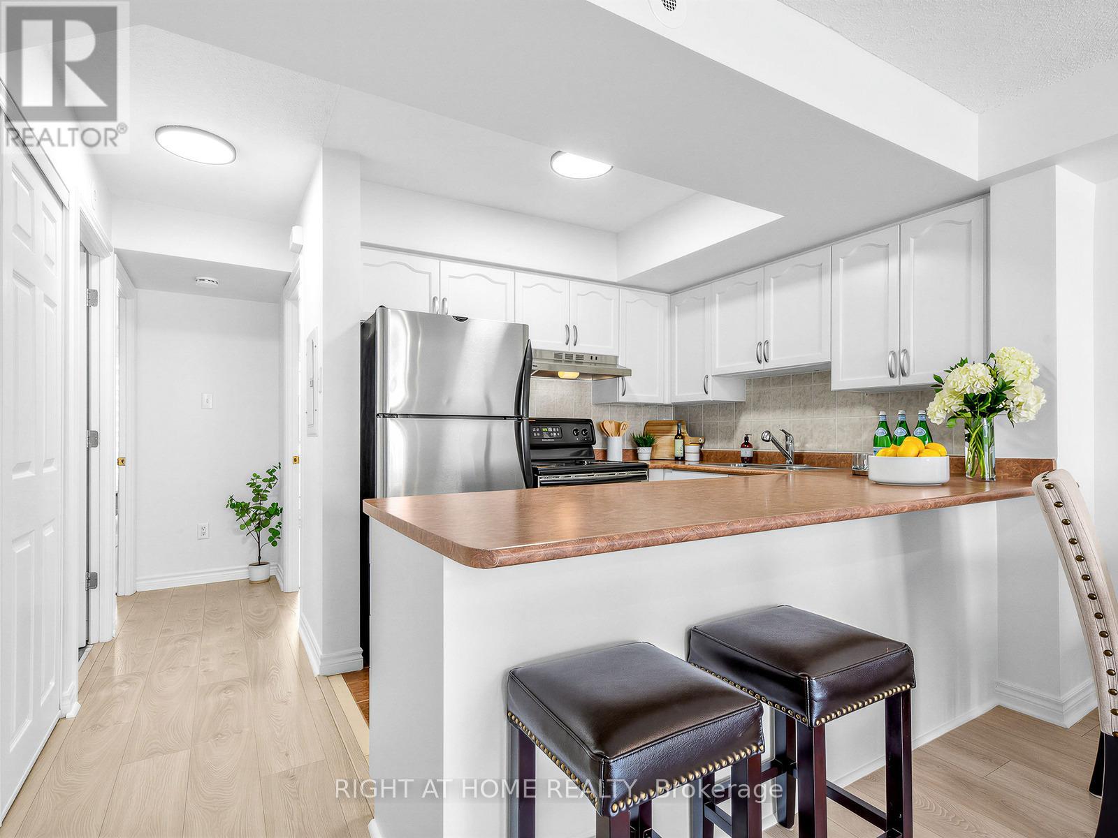 2085 - 65 George Appleton Way, Toronto, Ontario  M3M 0A2 - Photo 10 - W12896328