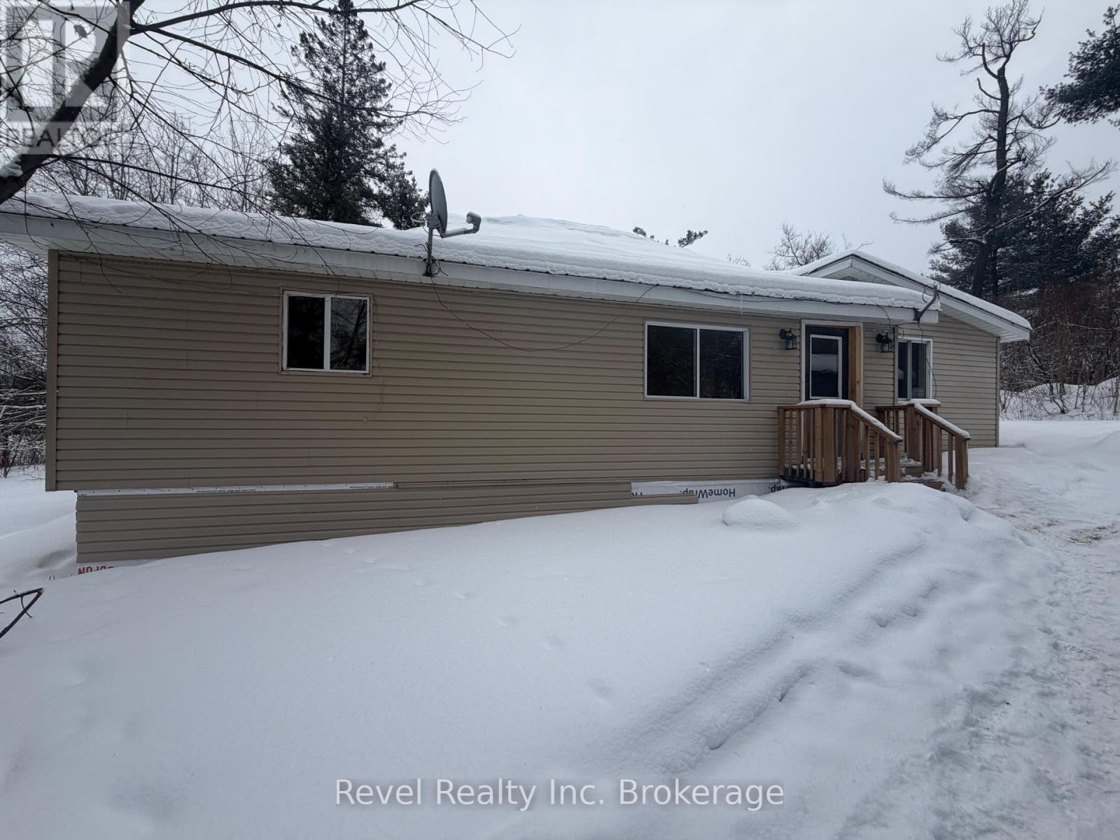 442 Pine Street, Mattawa, Ontario  P0H 1V0 - Photo 2 - X12896300