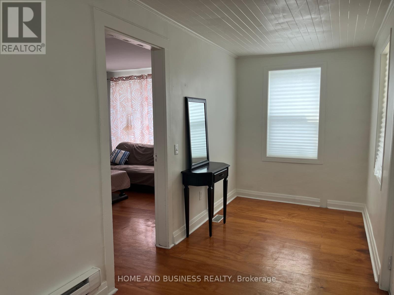 2 PATRICIA STREET, Thorold, Ontario