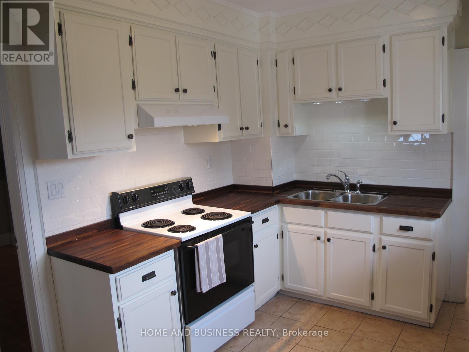 2 Patricia Street, Thorold, Ontario  L2V 3V7 - Photo 9 - X12896306