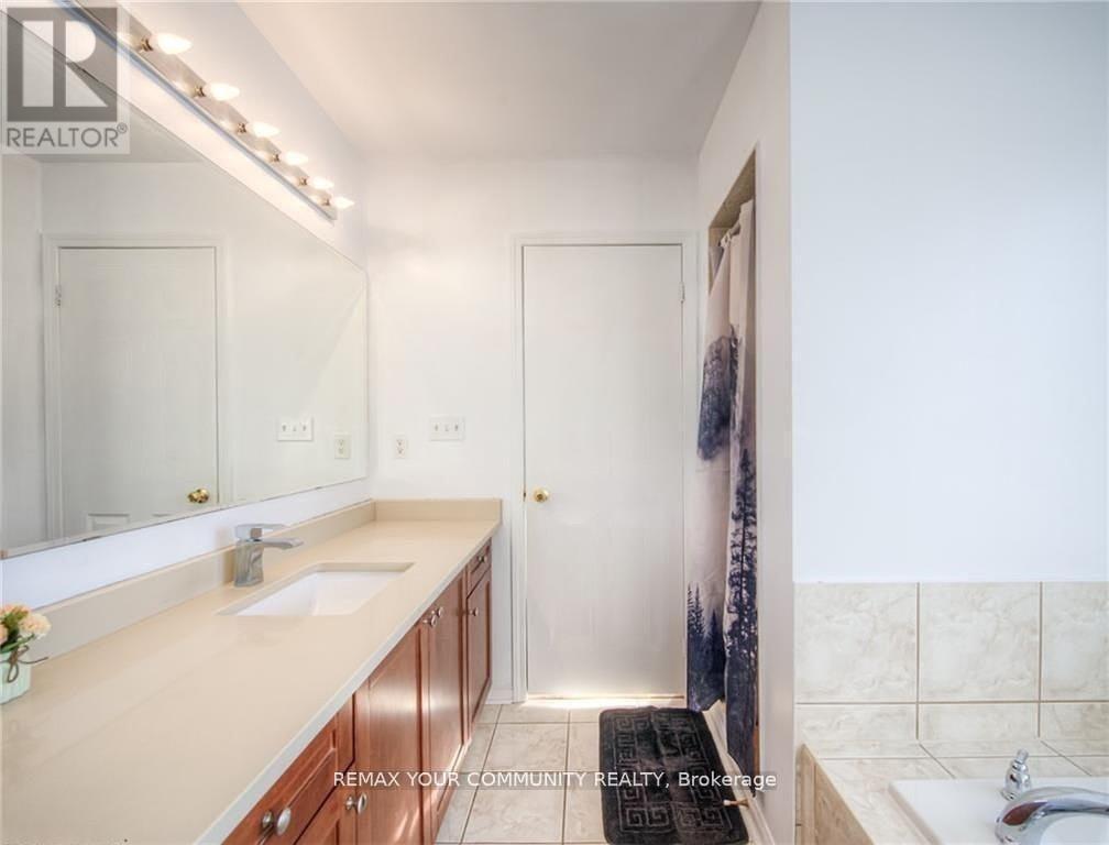 356 Garth Massey Drive, Cambridge, Ontario  N1T 2K4 - Photo 14 - X12896332