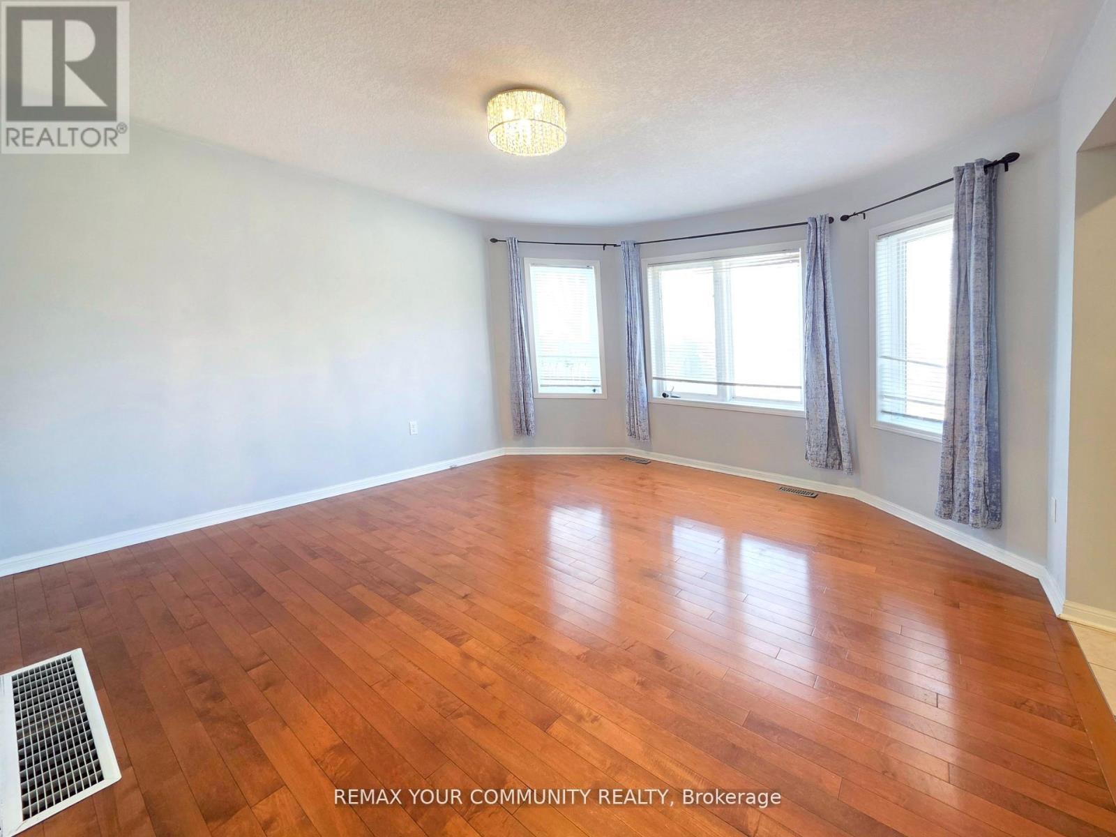 356 Garth Massey Drive, Cambridge, Ontario  N1T 2K4 - Photo 4 - X12896332