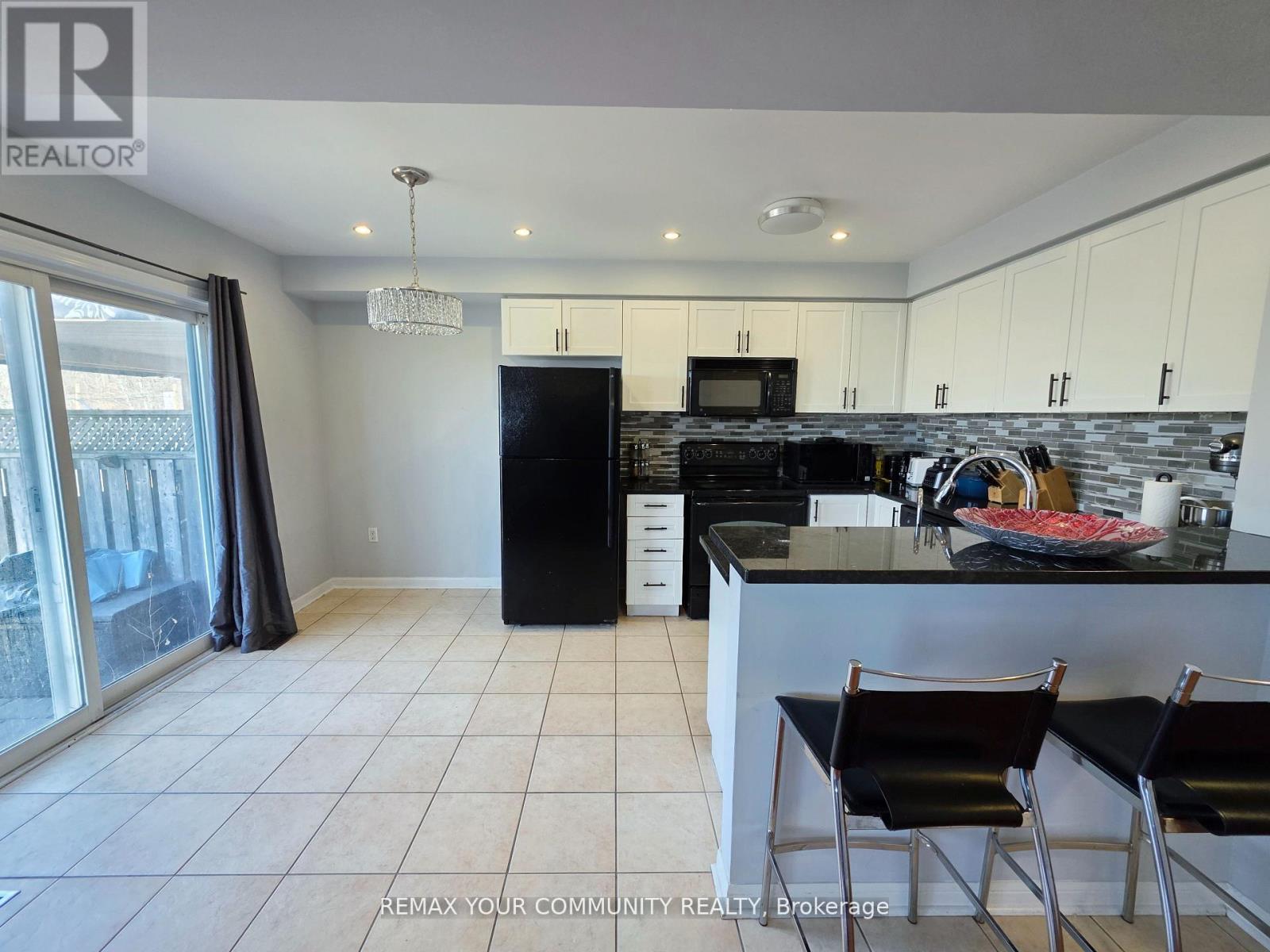 356 Garth Massey Drive, Cambridge, Ontario  N1T 2K4 - Photo 6 - X12896332