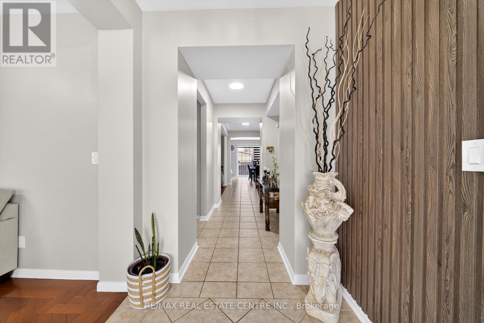 207 Arthur Fach Drive, Cambridge, Ontario  N1T 2G2 - Photo 7 - X12896346