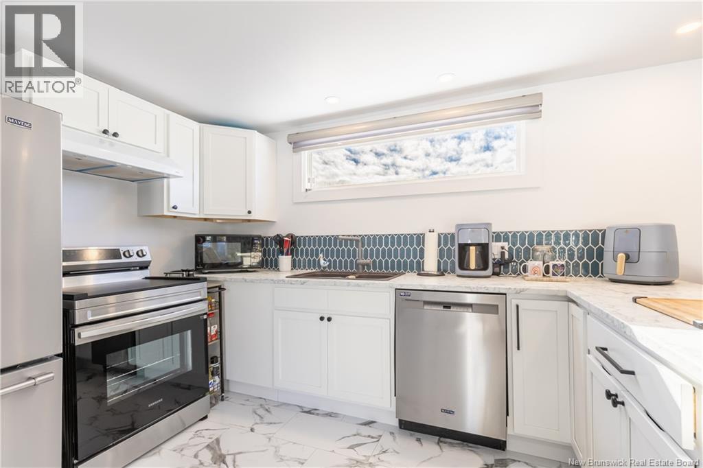 22 Elmdale Crescent, Fredericton, New Brunswick  E3B 6R1 - Photo 8 - NB133373