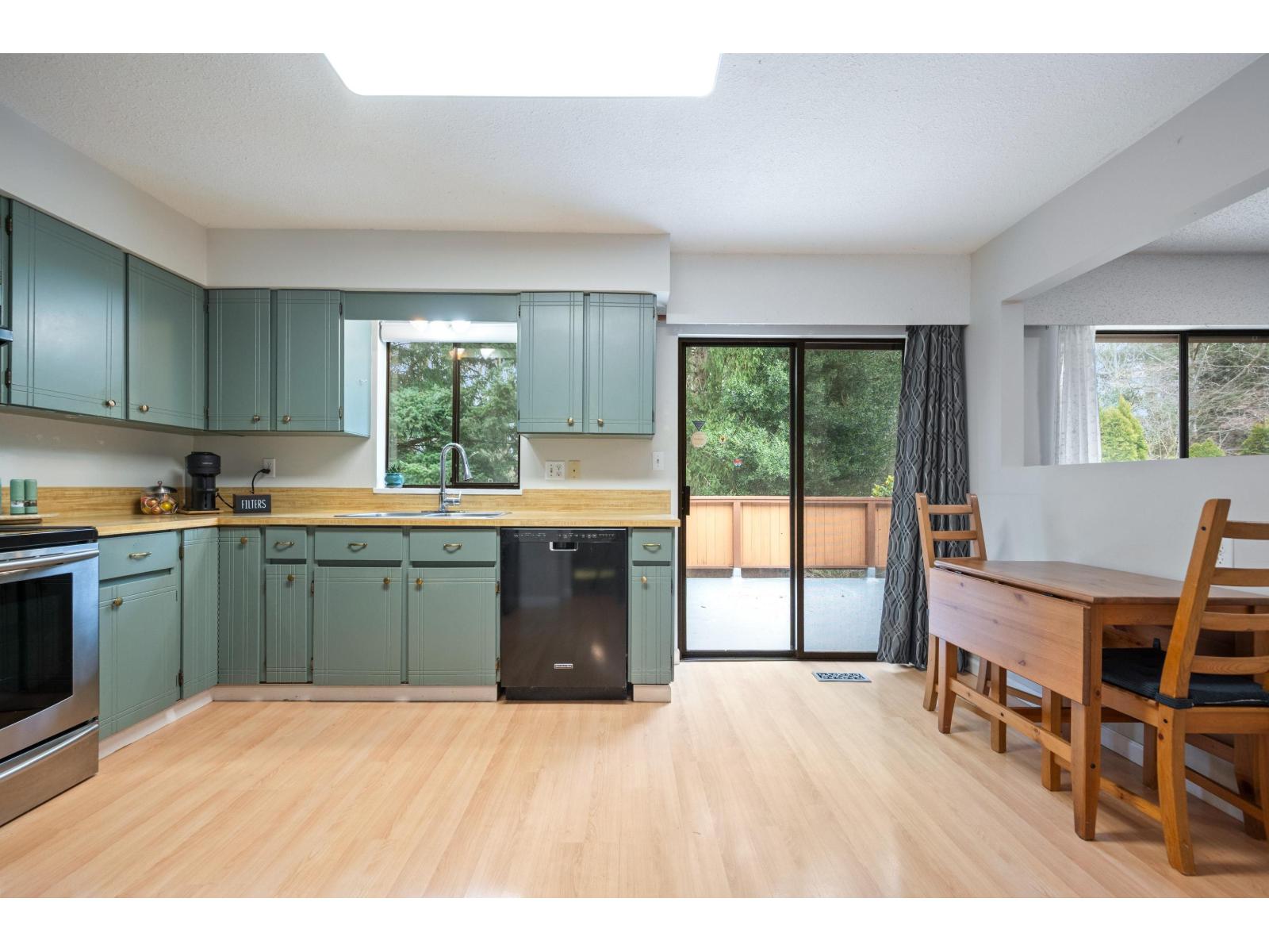 1505 134a Street, Surrey, British Columbia  V4A 5P7 - Photo 5 - R3100512