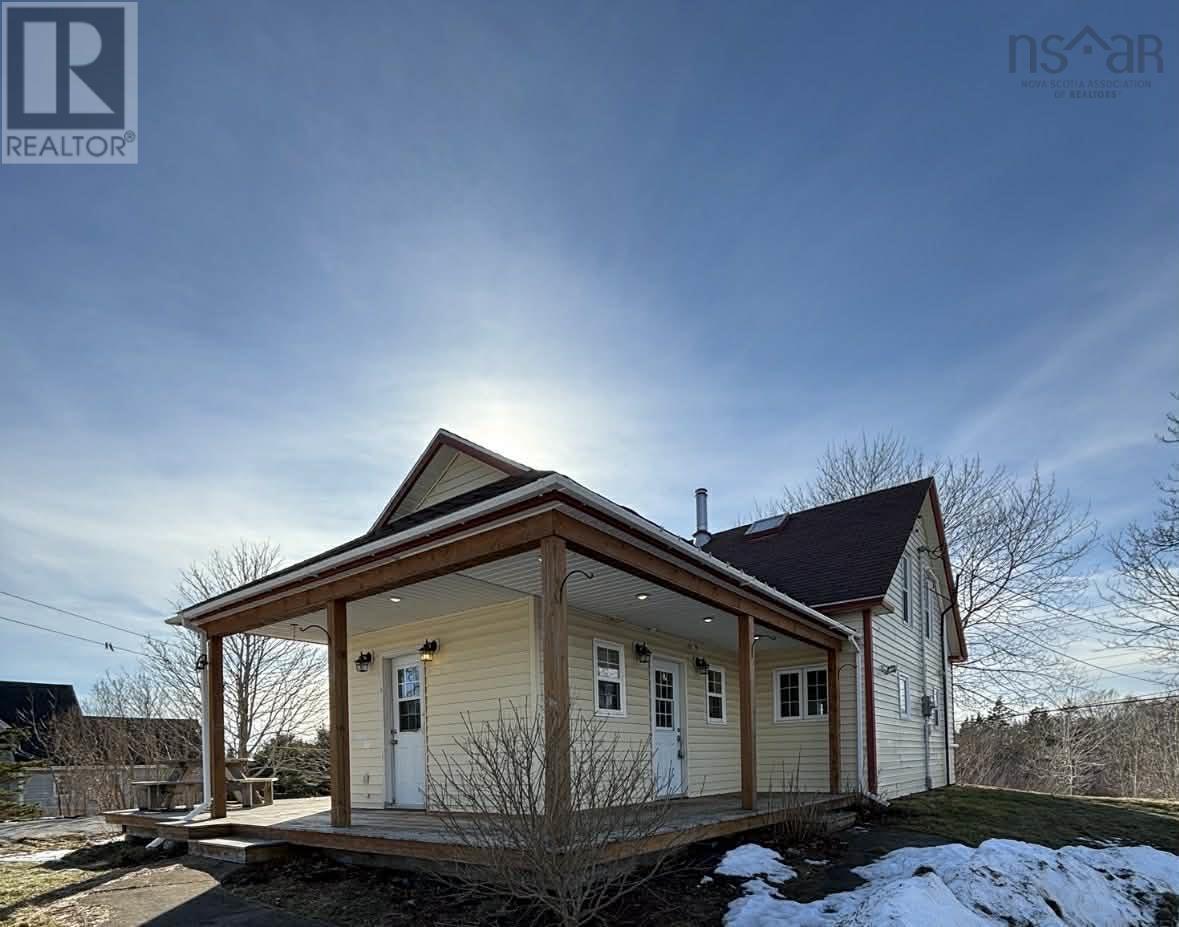 669 Lakeside Road, Dayton, Nova Scotia