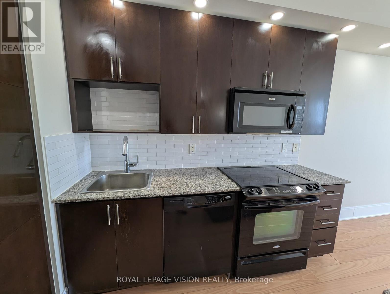 1906 - 181 Wynford Drive, Toronto, Ontario  M3C 0C6 - Photo 5 - C12896292