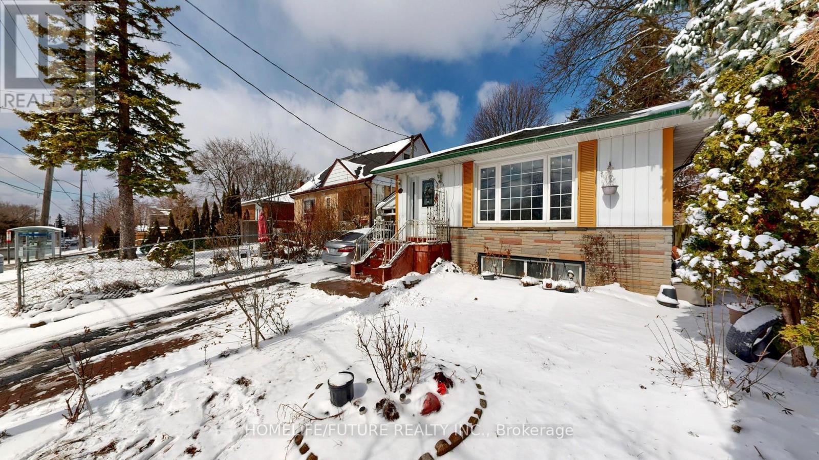 Main - 3732 St Clair Avenue E, Toronto, Ontario  M1M 1T7 - Photo 3 - E12895620