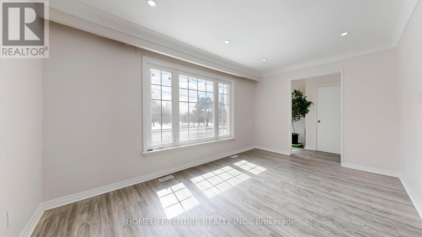 Main - 3732 St Clair Avenue E, Toronto, Ontario  M1M 1T7 - Photo 5 - E12895620