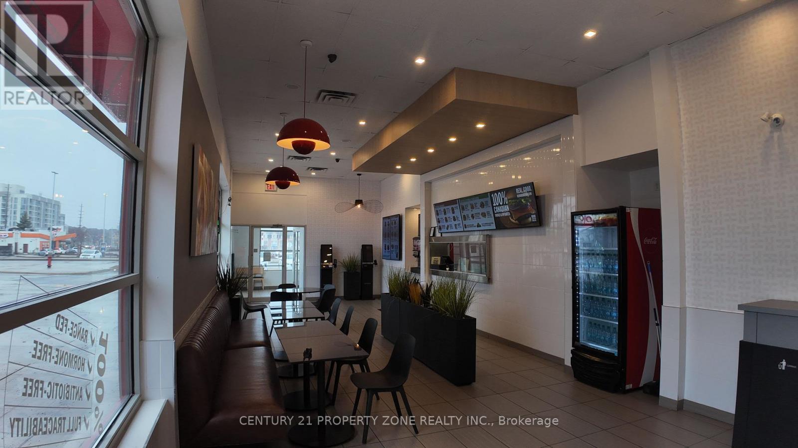 D1 - 380 Dundas Street E, Oakville, Ontario  L6H 6Z9 - Photo 2 - W12865366